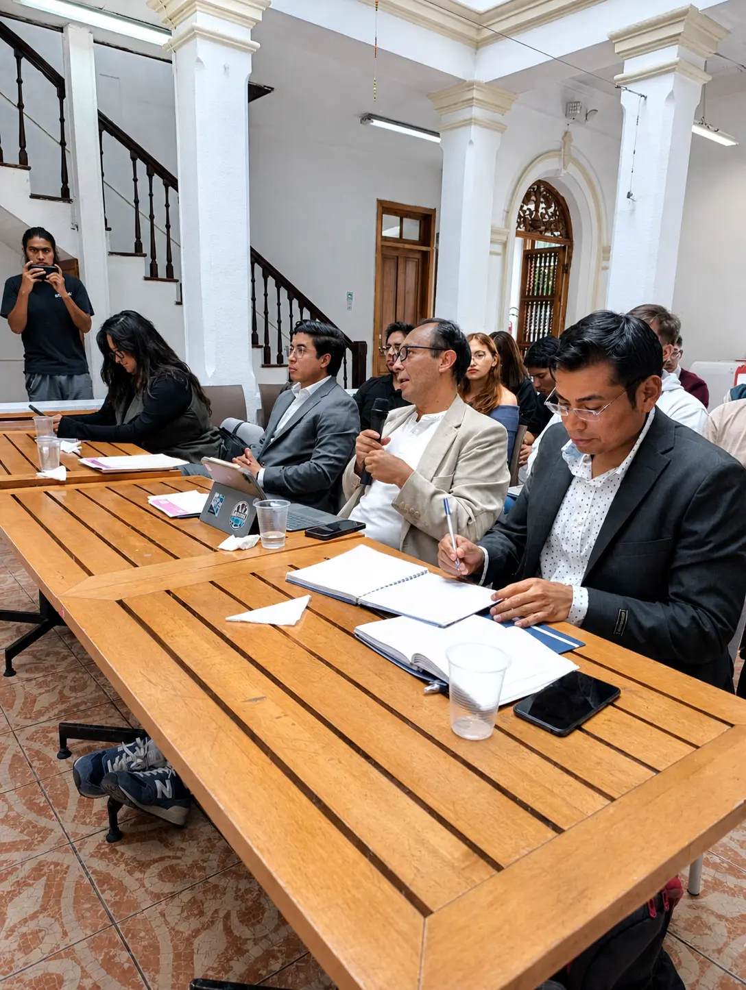 Consultores ThinkQ en sesión con equipos de cliente